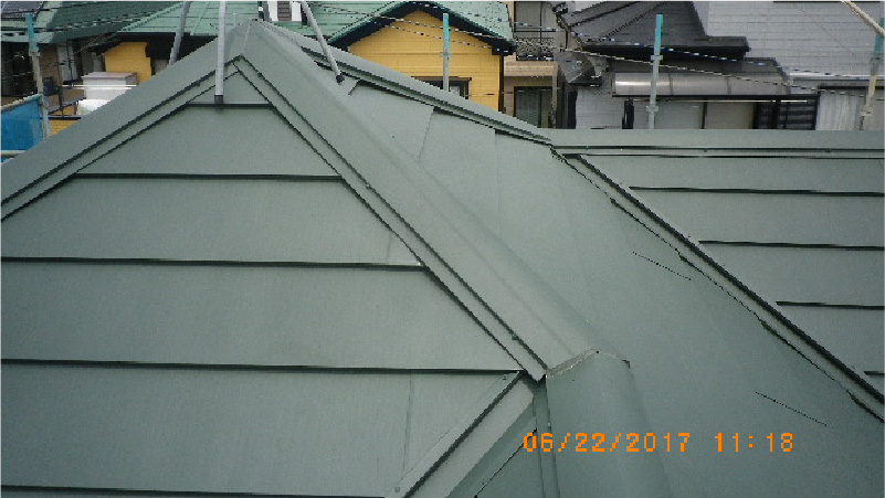 屋根カバー工法完成