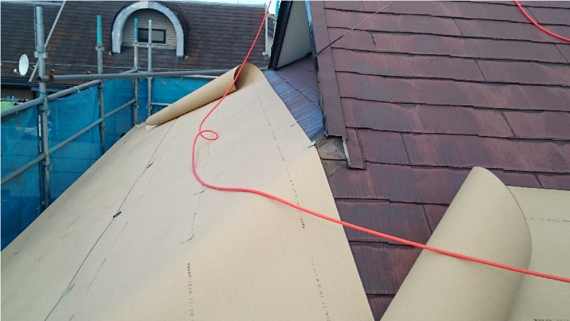屋根の防水シートの設置