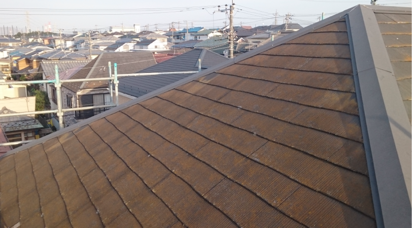 コケの生えた屋根