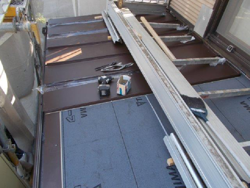 新規屋根材の設置