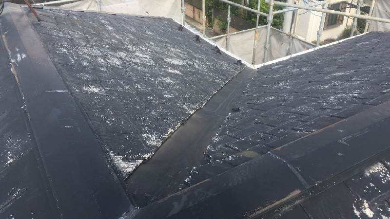 大屋根の高圧洗浄後の様子