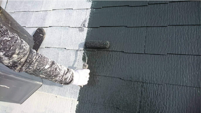 葛飾区の屋根塗装の中塗り工程