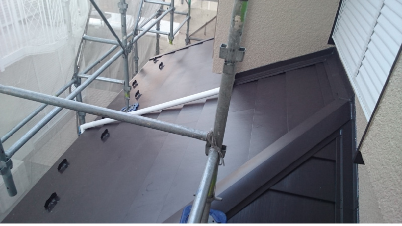 練馬区の屋根カバー工法の施工後の様子