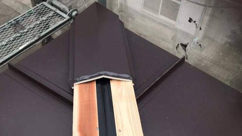 屋根板金の設置