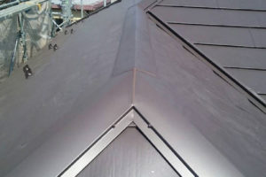 調布市の屋根カバー工法