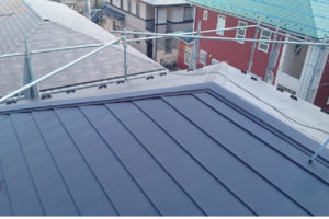 川口市の屋根カバー工法の施工事例