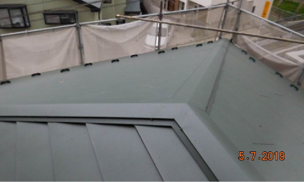横浜市の屋根カバー工法