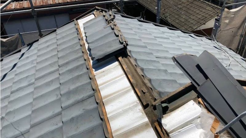 大屋根の屋根材の撤去