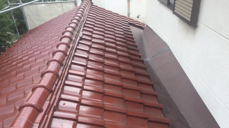 八潮市の屋根葺き替え工事のビフォーアフター