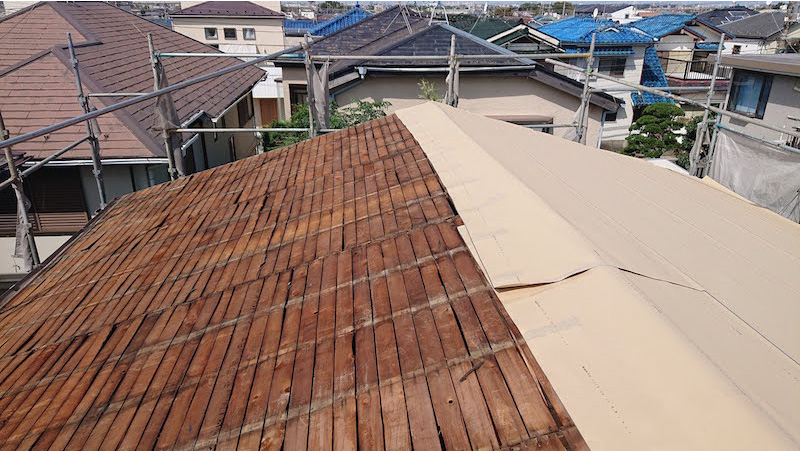 松戸市の屋根葺き替え工事のトタン屋根の撤去解体