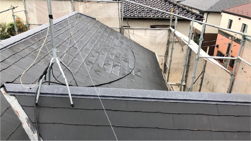 屋根塗装の高圧洗浄後の様子