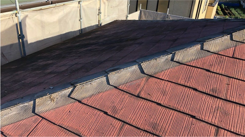 屋根カバー工法の棟板金の撤去