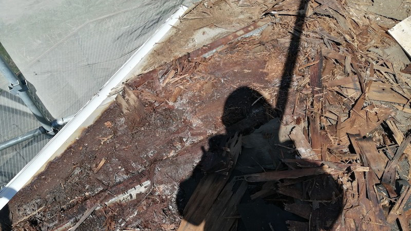 鎌ケ谷市の屋根の葺き替え工事の屋根の剥がし