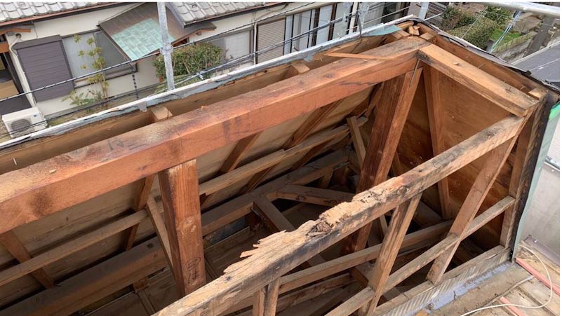 船橋市の屋根の葺き替え工事の躯体の補修