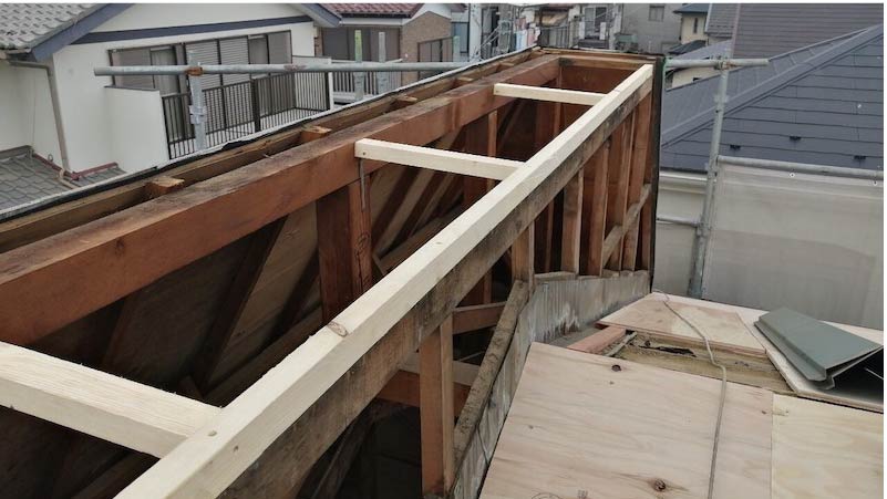 船橋市の屋根の葺き替え工事の躯体の補修