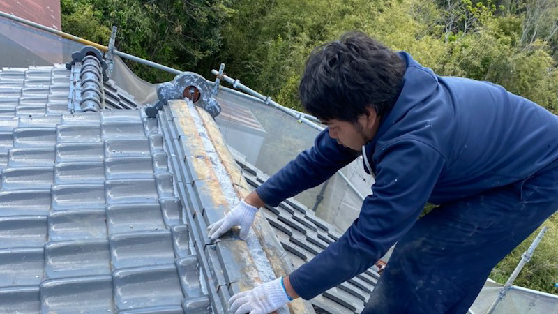 富津市の屋根修理の棟の施工