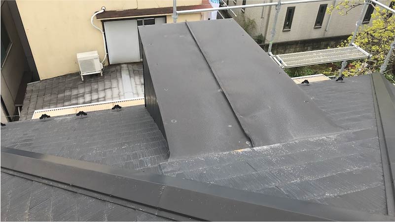 草加市の屋根リフォームの施工前の様子