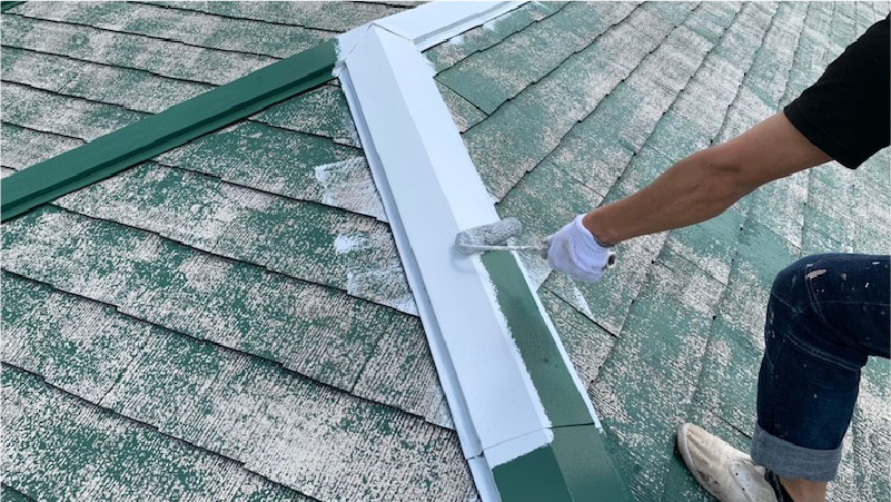 屋根塗装の棟板金の錆止め塗装