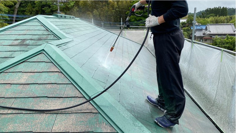 屋根塗装の高圧洗浄