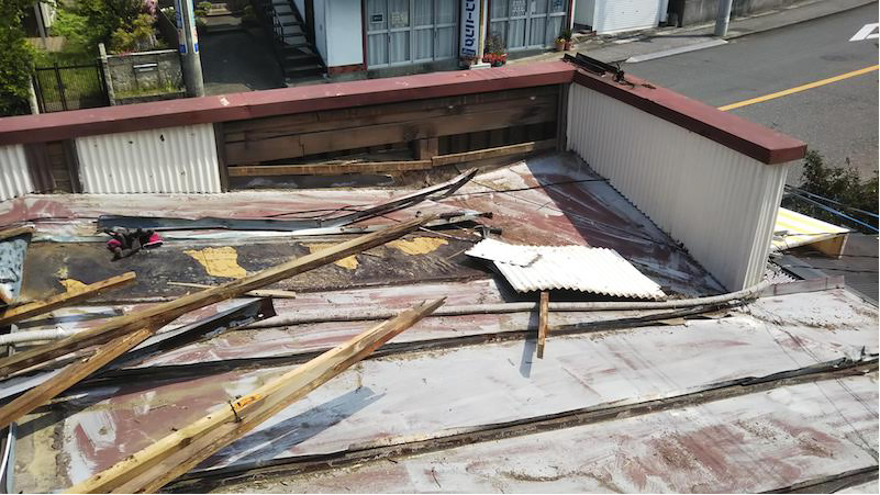 トタン屋根の板金剥がし