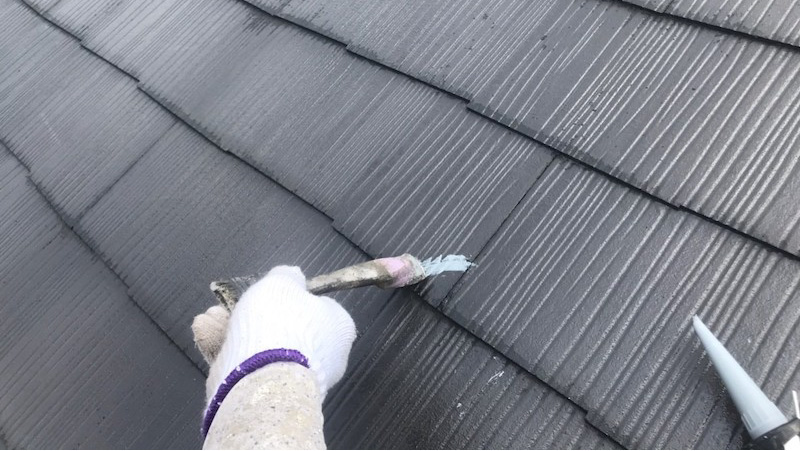スレート屋根のひび割れ補修