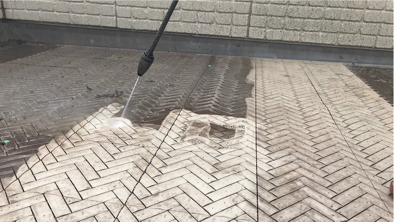 屋上防水工事の高圧洗浄