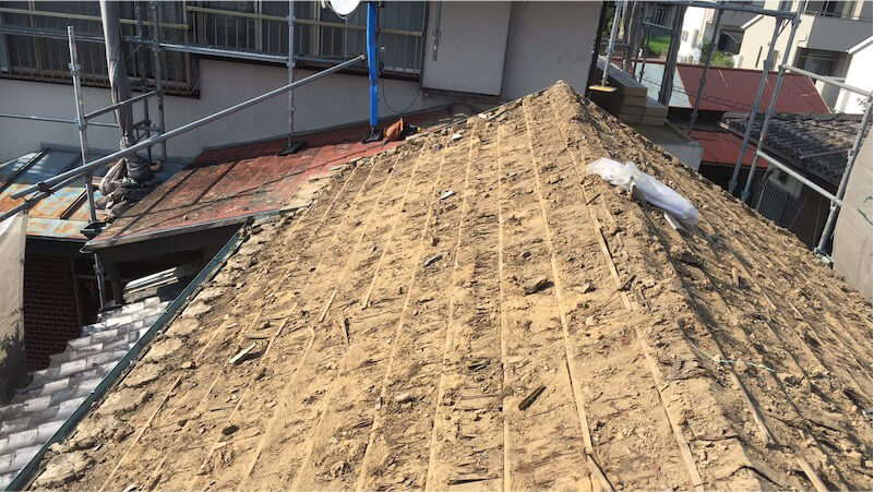 既存の屋根材の撤去・解体