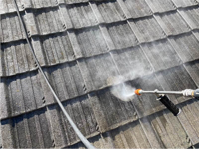 荒川区の屋根塗装の高圧洗浄