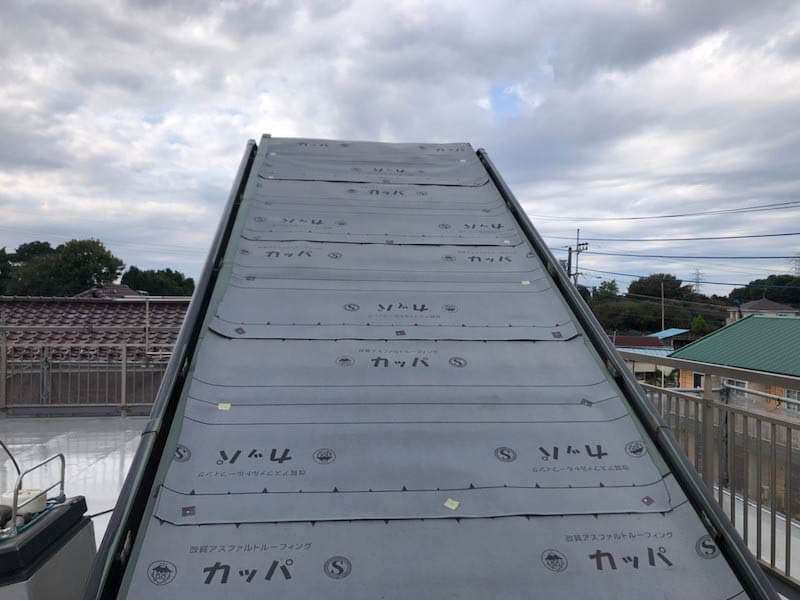 野田市の屋根リフォームの防水シートの施工