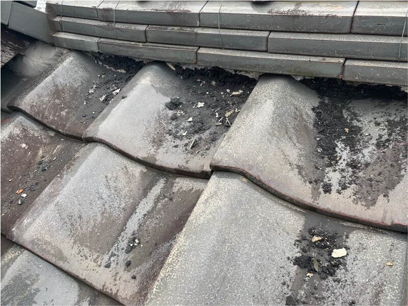 千葉市中央区の屋根修理の漆喰の剥がし