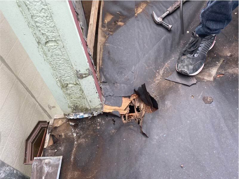 鎌ヶ谷市の屋根葺き替え工事の屋根材の撤去・解体