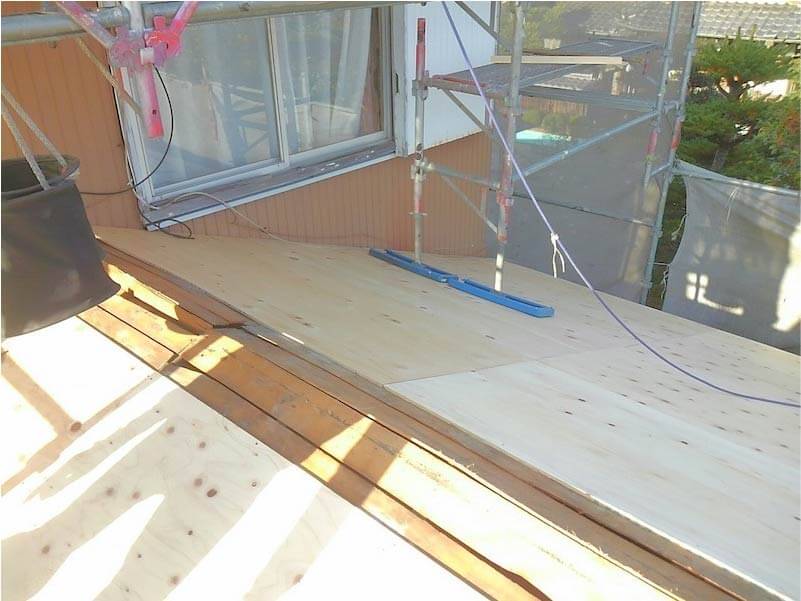 千葉市の屋根葺き替え工事の野地板の施工
