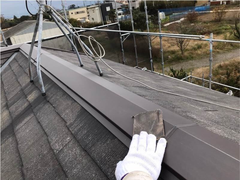 野田市の屋根塗装のケレン作業