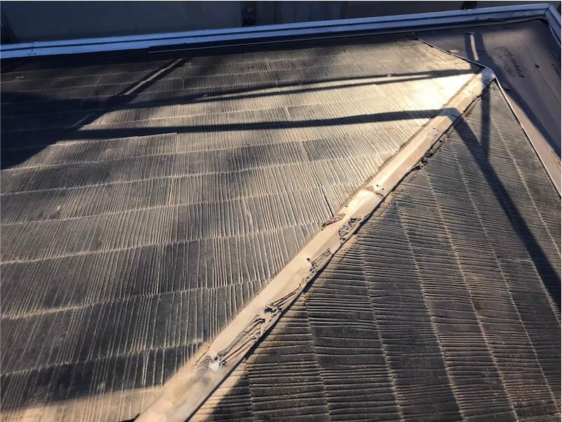八千代市の屋根リフォームの棟板金の撤去