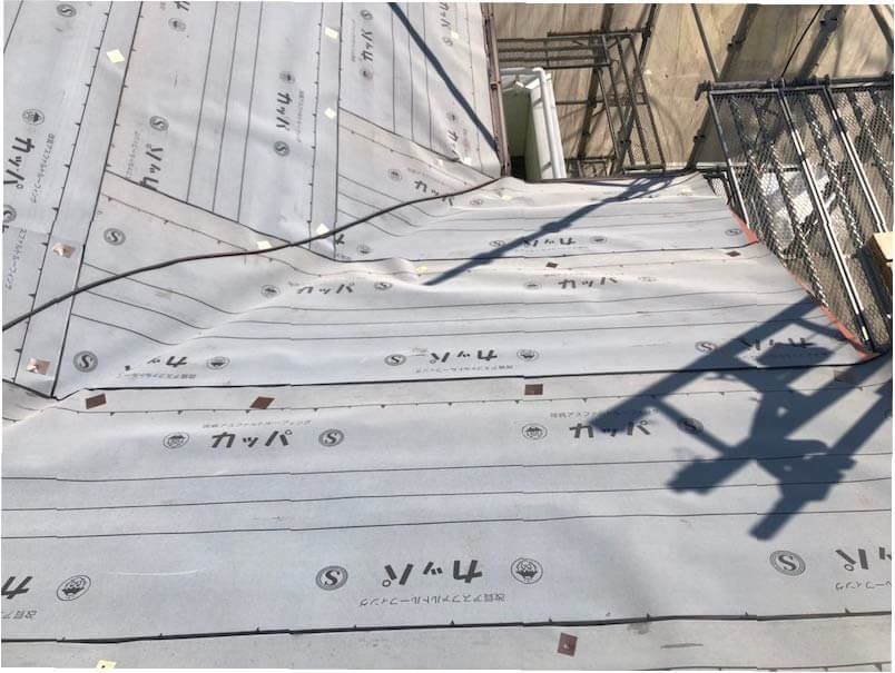 船橋市の屋根リフォームの防水シートの施工