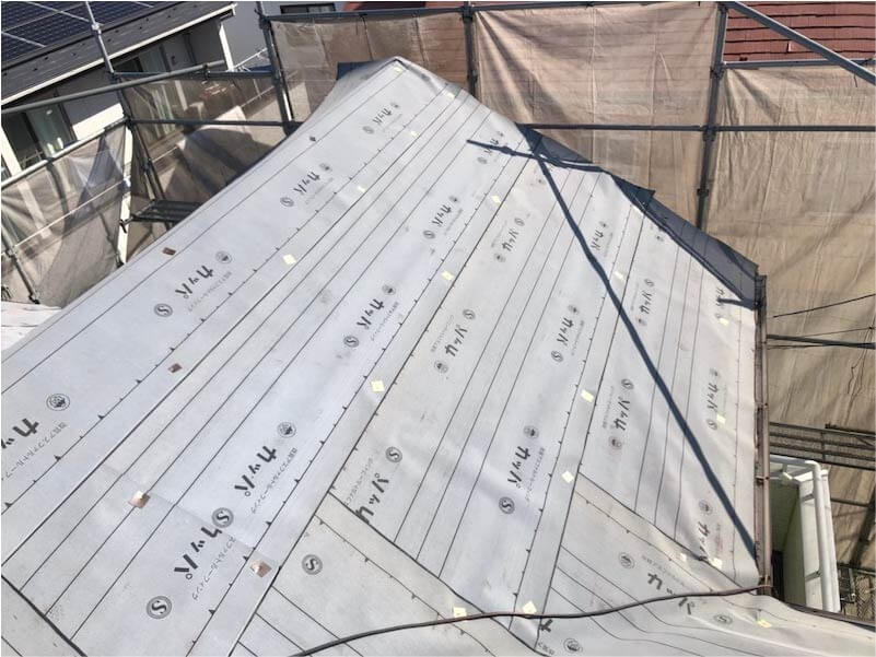 船橋市の屋根リフォームの防水シートの施工