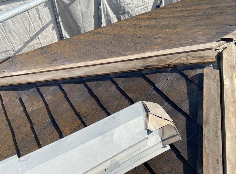 千葉市の屋根リフォームの棟板金の撤去