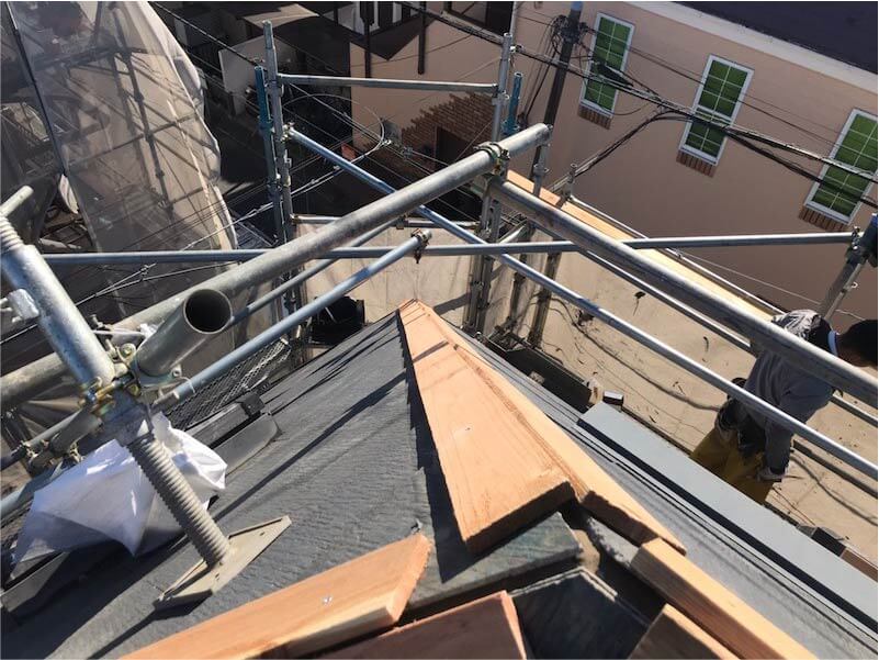 松戸市の屋根修理の棟下地の施工