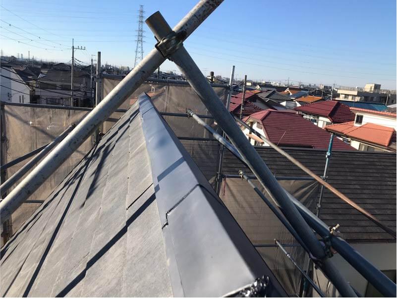 松戸市の屋根修理の棟板金の施工