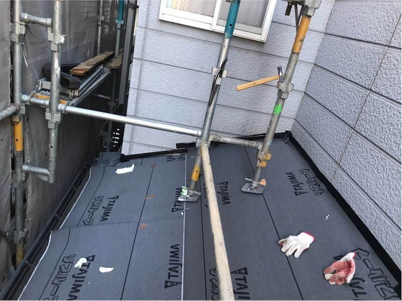 品川区の屋根リフォームの防水シート設置