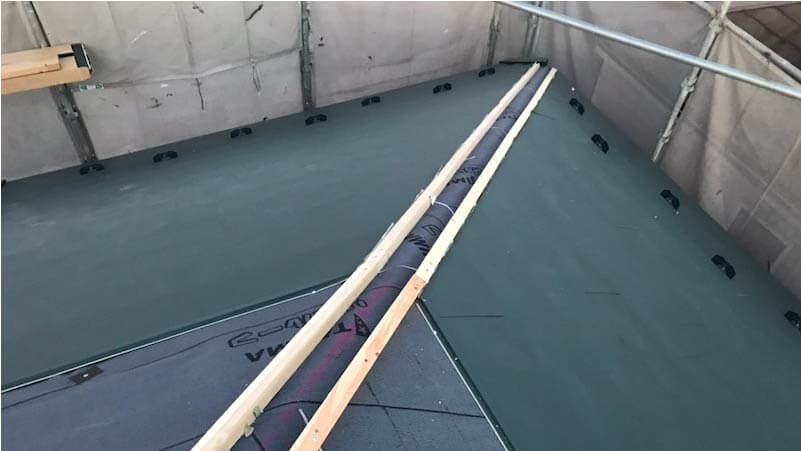 千葉市の屋根リフォームのガルバリウム鋼板の取り付け