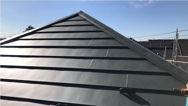 千葉市の屋根リフォームのガルバリウム鋼板の施工後の様子