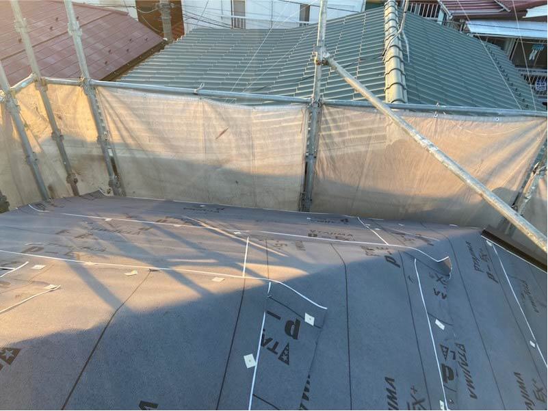 練馬区の屋根リフォームの防水シートの設置