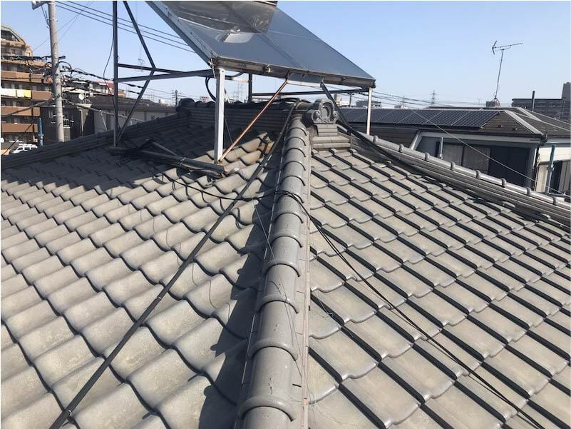足立区の屋根修理の温水器の撤去
