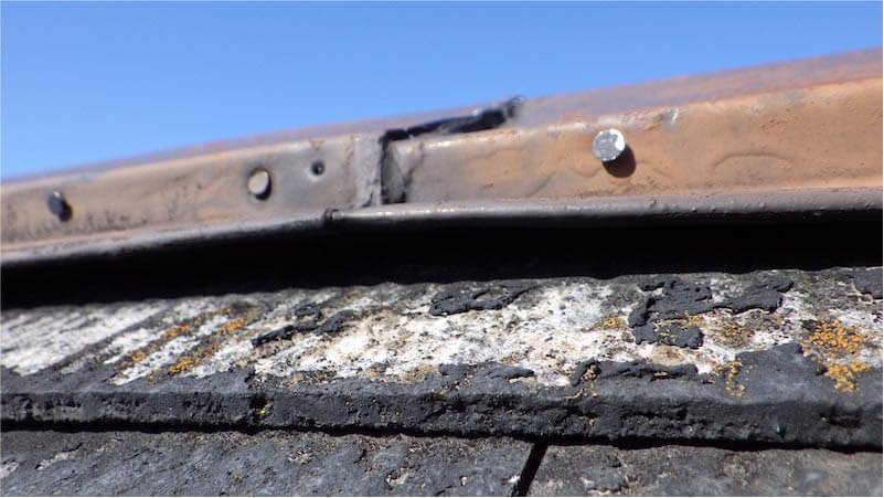 杉並区の屋根修理の棟板金の劣化