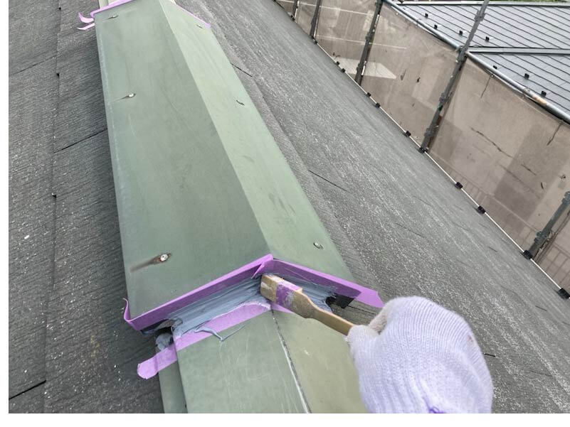 船橋市の屋根塗装のコーキングの施工