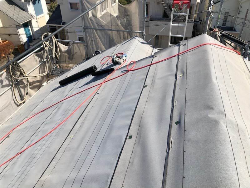 藤沢市の屋根リフォームの防水シートの設置