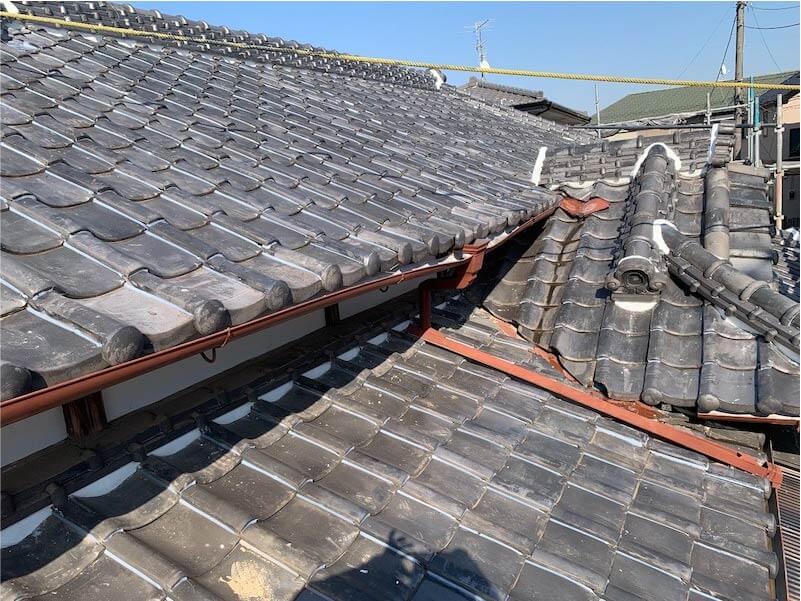市川市の屋根修理のラバーロック工事