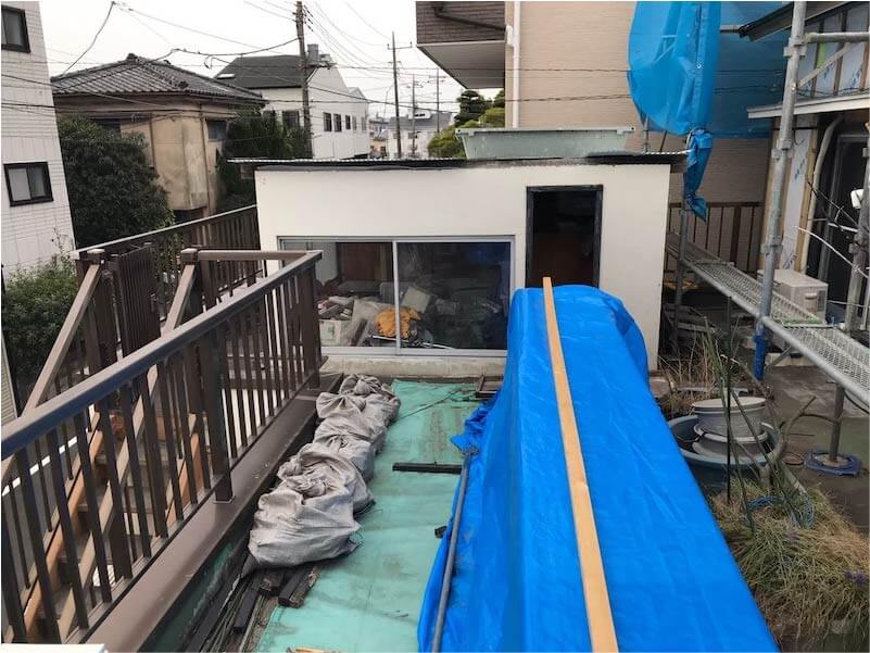足立区の屋上防水工事の施工前の様子