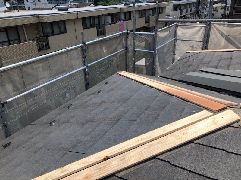 川崎市の屋根修理の棟下地の施工